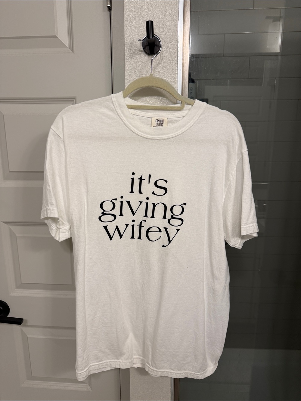 Comfort Colors White Graphic Tee "it's giving wifey"